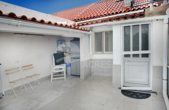 1160 | Pequena moradia T1+1, pronta a habitar, garagem, terraço, horta/jardim, Óbidos